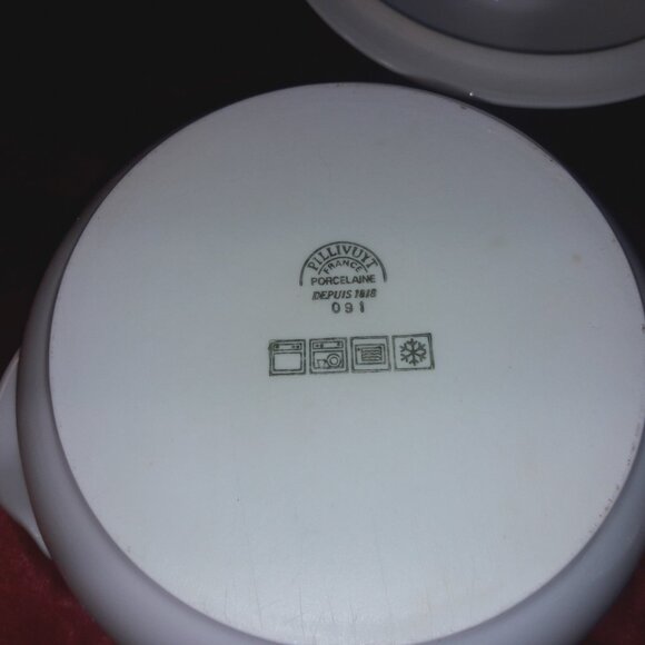 Two Pillivuyt French Porcelain Culinaire White Round Casseroles with Lids - Picture 9 of 14